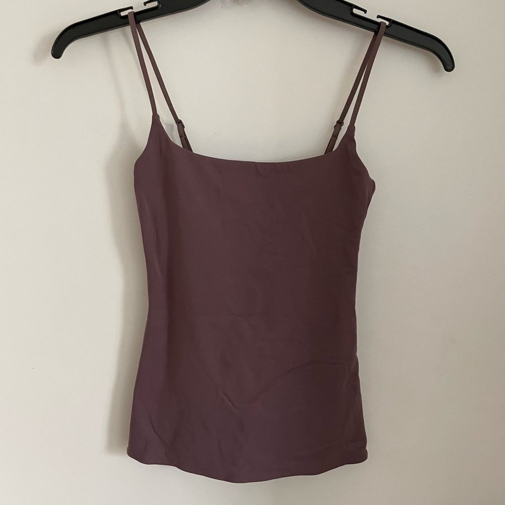 Aritzia contour tank top